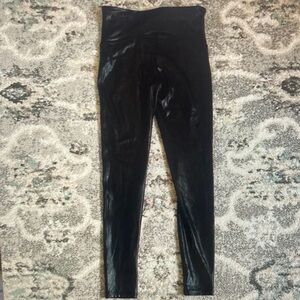 Faux leggings in black